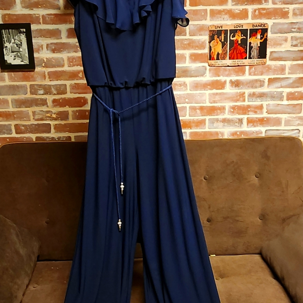 Navy blue jumpsuit Roz & Allie size XL